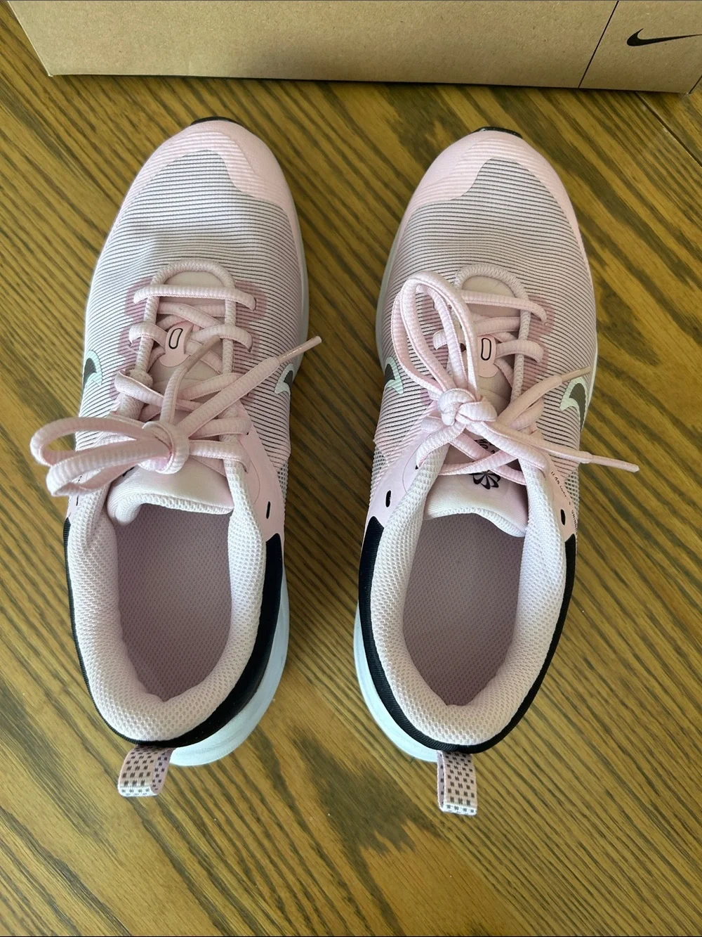 Nike girls Downshifter Running Sneakers, size 5Y, NIB
